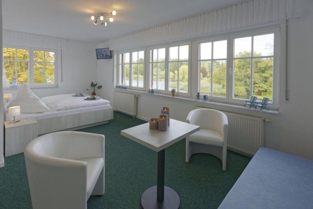Hotel Neu-Helgoland à Berlin Extérieur photo